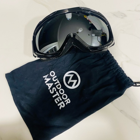 Outdoor Master Ski Goggles - Picture 2 of 3